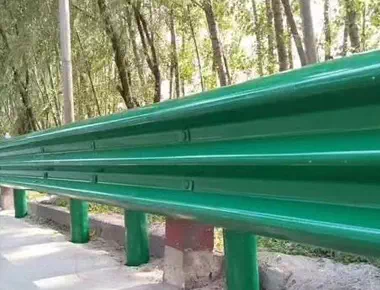 Corrugated beam guardrail - Side guardrail and central divider guardrail