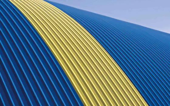 Analysis and prevention of water seepage in light steel structure color steel plate workshop