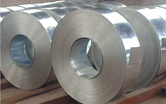 What are the advantages and disadvantages of galvanizing?