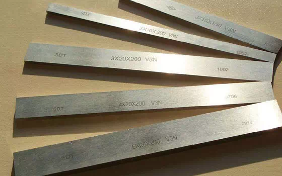 What are the main properties of high speed steel?