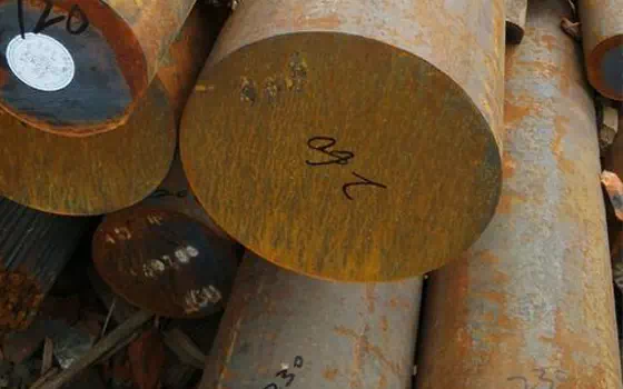What is EN45 high carbon steel material?