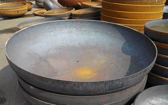 Are carbon steel baking molds toxic?
