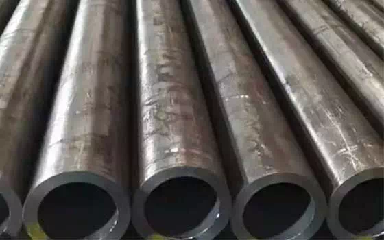 What are the advantages and disadvantages of carbon steel pipes?